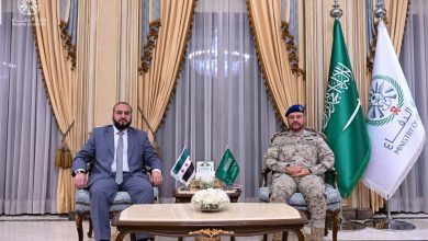 صورة رئيس الأركان يلتقي وزير الدفاع في الإدارة السورية الجديدة 