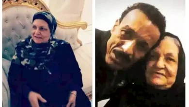 صورة “ماتت الحياة”..الفنان محمد فاروق يعلن وفاة والدته