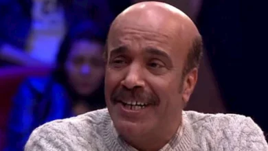 صورة “صاحب الضحكة الصادقة”..مدحت العدل وأشرف عبدالباقي ينعيان سليمان عيد
