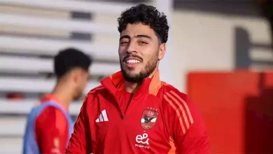 صورة “بعد الانتقال للشمال القطري”.. أكرم توفيق يودع جماهير الأهلي بالدموع (