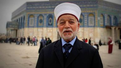 صورة قوات الاحتلال تجدد إبعاد المفتي محمد حسين عن المسجد الاقصى
