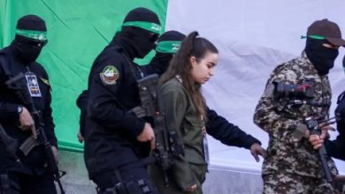 صورة مكتب نتنياهو : يجب الإفراج عن الخمسين اسيراً دفعة واحدة ونحن في المرحلة النهائية لإخضاع حماس ..