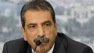 صورة الطيراوي يرفض ممارسات “تمكين” ويؤكد دعم حركة فتح للأسرى والجرحى وأسر الشهداء