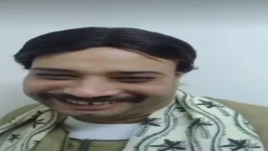 صورة رامز جلال مازحا حاتم صلاح: “بالذمة ده فنان.. ده قهوجي”