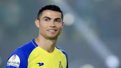 صورة “قبيح للغاية”.. رونالدو يُهين شبيهه في مدرجات النصر (فيديو)