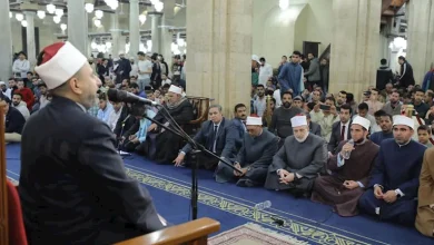 صورة درس تراويح الأزهر يحذر من التواكل: التوكل على الله والأخذ بالأسباب مساران لا بد من اتباعهما