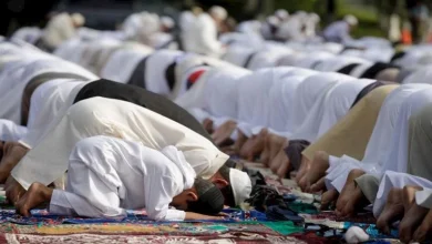 صورة دولة عربية تفاجئ مواطنيها بإعلان عيد الفطر في منتصف الليل: العيد الصبح