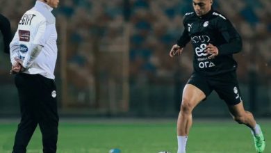 صورة أزمة «سيراليون» تنتهي ببرقية.. مهاجم المنتخب المصري يعتذر لحسام حسن  أخبار السعودية