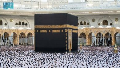 صورة المسلمون يؤدون صلاة العيد بالمسجد الحرام.. والسديس:  الإسلام دين التسامح والتعايش والحوار والإنسانية