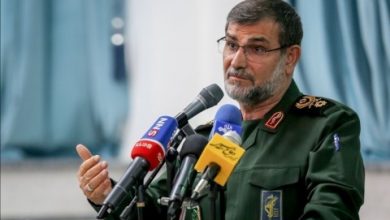 صورة قائد بالحرس الثوري الإيراني يهدد إسرائيل: سنحول البحر إلى جحيم للصهاينة ولن يكون لديكم أي وسيلة للهروب