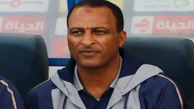 صورة وفاة والدة نجم الأهلي السابق