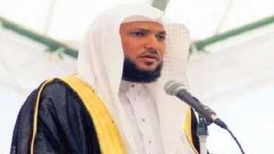صورة خطيب المسجد الحرام يحذر من التساهل في أموال الناس: الميت قد يحبس عن الجنة بدينه حتى يقضى عنه
