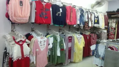 صورة بحسب سنك وذوقك.. خبيرة موضة تكشف أسرار تنسيق ملابس الصيف