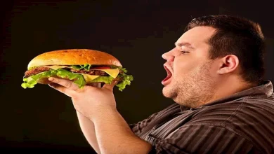 صورة 3 أسباب تجعلك تشتهي الأطعمة الضارة