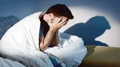 صورة سر الشعور بوجود شخص يراقبك في غرفة نومك- طبيب يكشف مفاجأة