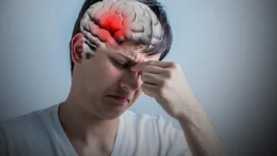 صورة علامات صامتة في اليدين.. أعراض مبكرة قد تكشف سكتة دماغية وشيكة