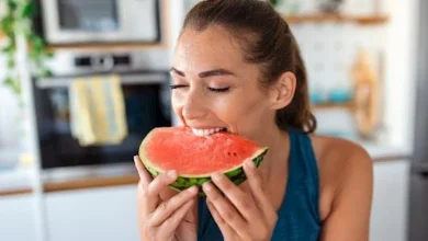 صورة مخاطر صحية غير متوقعة عند الإفراط في تناول البطيخ
