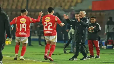 صورة عدد من لاعبي الأهلي يقيمون حفل وداع لمارسيل كولر