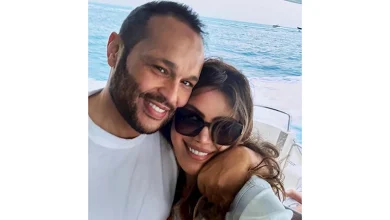 صورة “عارف أنت عين ونني”.. ريهام حجاج تغازل زوجها محمد حلاوة