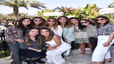 صورة ليلى علوي تنشر صورا مع صديقاتها.. وتعلق: “أحلى ستات في مصر”