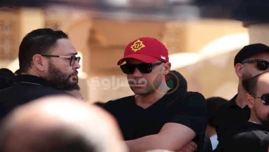 صورة بالصور| محمد إمام يشارك في تشييع جنازة سليمان عيد