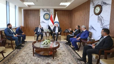 صورة وزير البترول يبحث مع “أديس” خطط زيادة الإنتاج بمنطقة أبو رديس