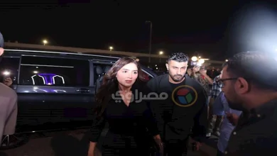 صورة بالصور.. محمد سامي وزوجته مي عمر يصلان عزاء سليمان عيد في الشيخ زايد