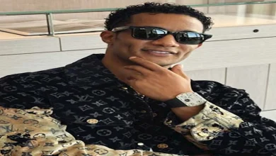 صورة رد فعل محمد رمضان بعد إلقاء معجب بجواز سفره المصري على المسرح بأمريكا..ماذا حدث؟