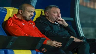 صورة محمود الخطيب يدعم لاعبي الأهلي قبل مواجهة الهلال السوداني