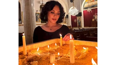 صورة بالصور.. سلاف فواخرجي تحتفل بعيد القيامة داخل كنيسة السيدة العذراء مريم