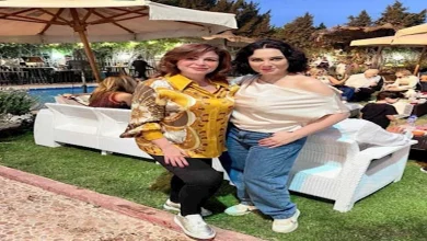 صورة إلهام شاهين تحتفل بأعياد الربيع مع النجوم.. وتوجه رسالة لـ سلاف فواخرجي