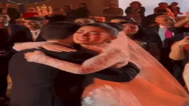 صورة 17 صورة .. بكاء ليلى زاهر أمام والدها بحفل زفافها