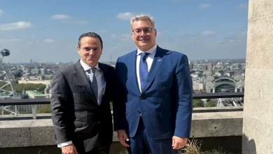 صورة وزير البترول يبحث مع شركة شل خطط التنقيب وتنمية الحقول بالبحر المتوسط
