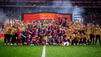 صورة رافينيا يواسي لاعبي ريال مدريد بعد خسارة كأس ملك إسبانيا (فيديو)