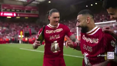 صورة صلاح يرفض الاحتفال مع لاعب ليفربول