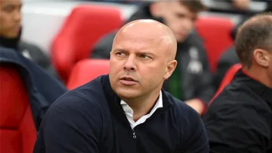 صورة “رد الجميل”.. موقف رائع من أرني سلوت تجاه يورجن كلوب خلال الاحتفال بلقب بالدوري (فيديو)