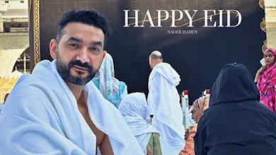 صورة نادر حمدي يؤدي مناسك العمرة (صورة)