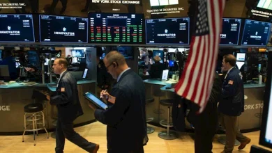 صورة الأسهم الأمريكية تخسر أكثر من تريليوني دولار بسبب رسوم ترامب الجمركية