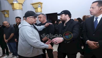صورة بالصور- لحظة وصول بيومي فؤاد عزاء زوجة نضال الشافعي
