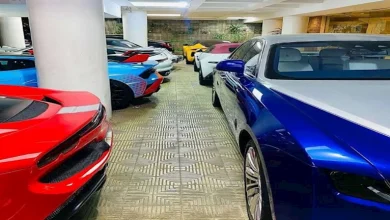 صورة بينها سيارات نادرة.. شاهد أسطول إمبراطور السيارات ميشيل أُحد