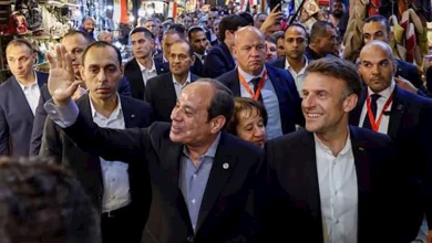 صورة نجوم الفن عن جولة الرئيسين السيسي وماكرون في خان الخليلي: رسالة قوية للعالم كله
