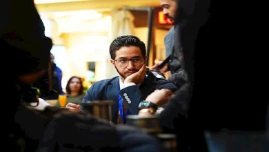 صورة أحمد مالك ينشر صورًا من كواليس فيلم “6 أيام”.. ويوجه رسالة للجمهور