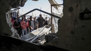 صورة مشاهد مروعة.. جثث أطفال متفحمة بقصف إسرائيلي على منزل في بني سهيلا