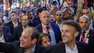 صورة السيسي يصطحب ماكرون في جولة بمنطقة خان الخليلي الأثرية  أخبار السعودية