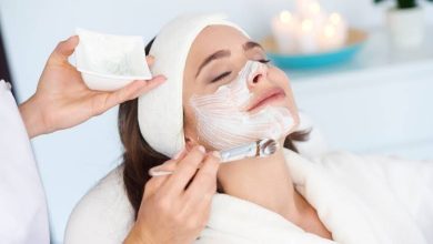 صورة صدمة في عالم التجميل.. سحب «كريمات تجميل» تحتوي على مواد مسرطنة  أخبار السعودية