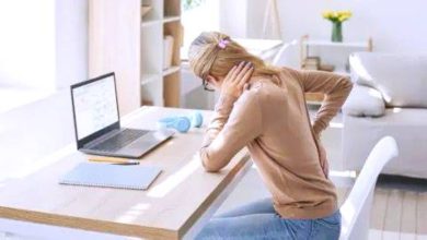 صورة الجلوس فتراتٍ طويلة أشد ضرراً من التدخين  أخبار السعودية