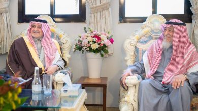 صورة أمير تبوك يزور «الشعلان» و«بن حرب» و«الغريض» للاطمئنان على صحتهم  أخبار السعودية