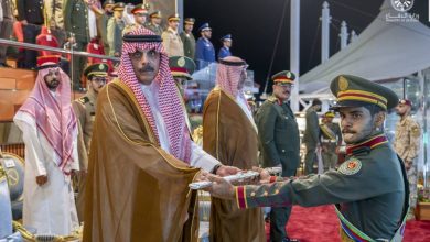 صورة عبدالرحمن بن عياف يرعى حفل تخريج الدفعة الـ 22 من طلبة كلية الملك عبدالله للدفاع الجوي  أخبار السعودية