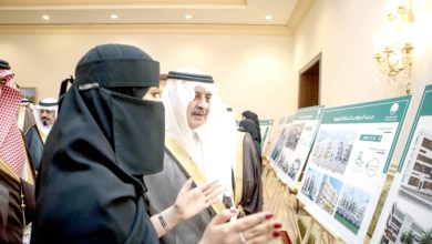 صورة أمير تبوك للمستثمرين ورجال الأعمال: استفيدوا من الفرص الواعدة بالمنطقة  أخبار السعودية