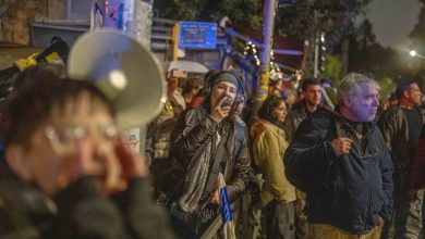 صورة تقرير: تباطؤ في مفاوضات الأسرى بعد تعيين ديرمر رئيسا للوفد الإسرائيلي .. صبر واشنطن ينفد